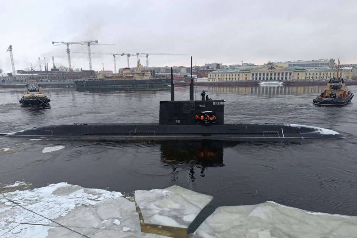 «Великие Луки» — човен проєкту 677М на Неві, 2024
